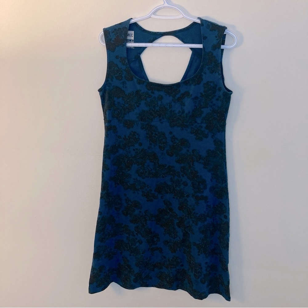 MEC blue floral summer dress slim fit size medium